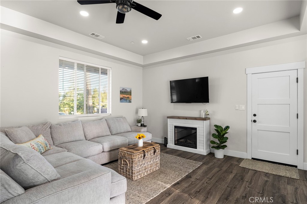 5714 Woodglen Property Photo 10
