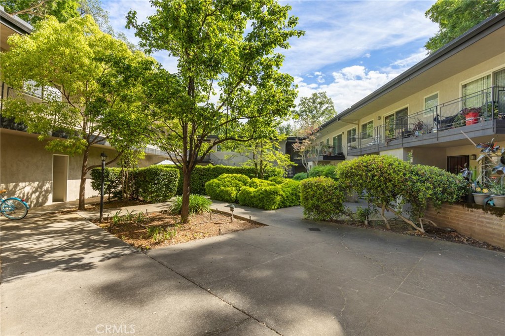 1120 Esplanade Property Photo 8