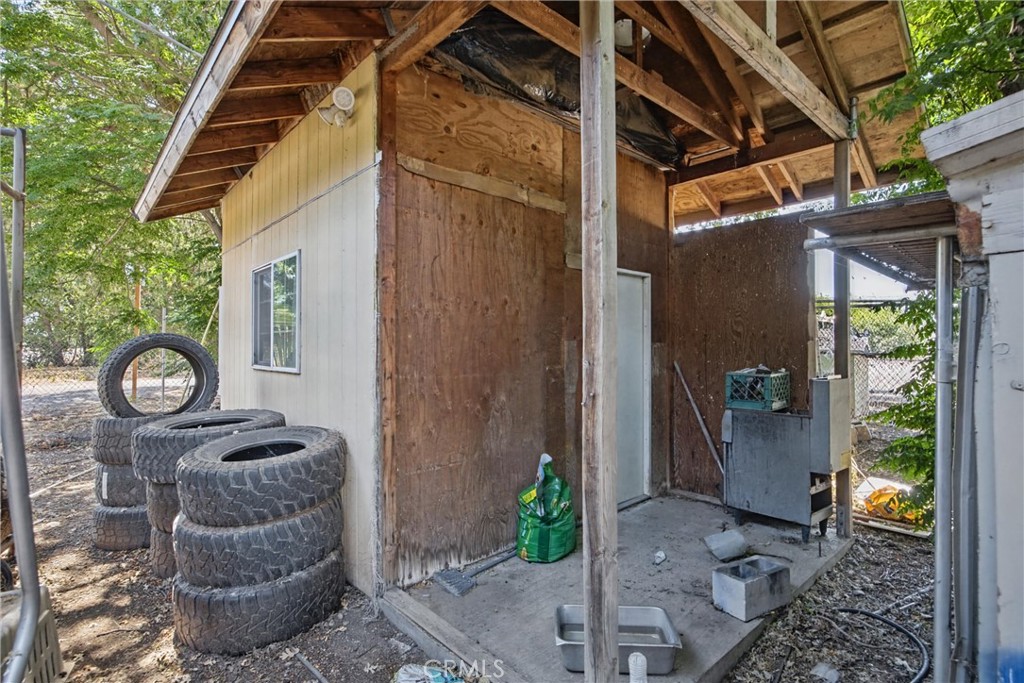 7769 State Highway 99e Property Photo 37