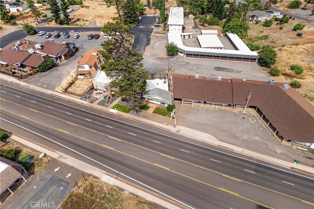 6407 Skyway Property Photo 9
