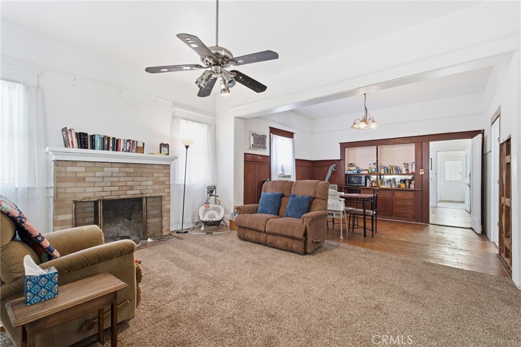 1036 Johnson Street Property Photo 6