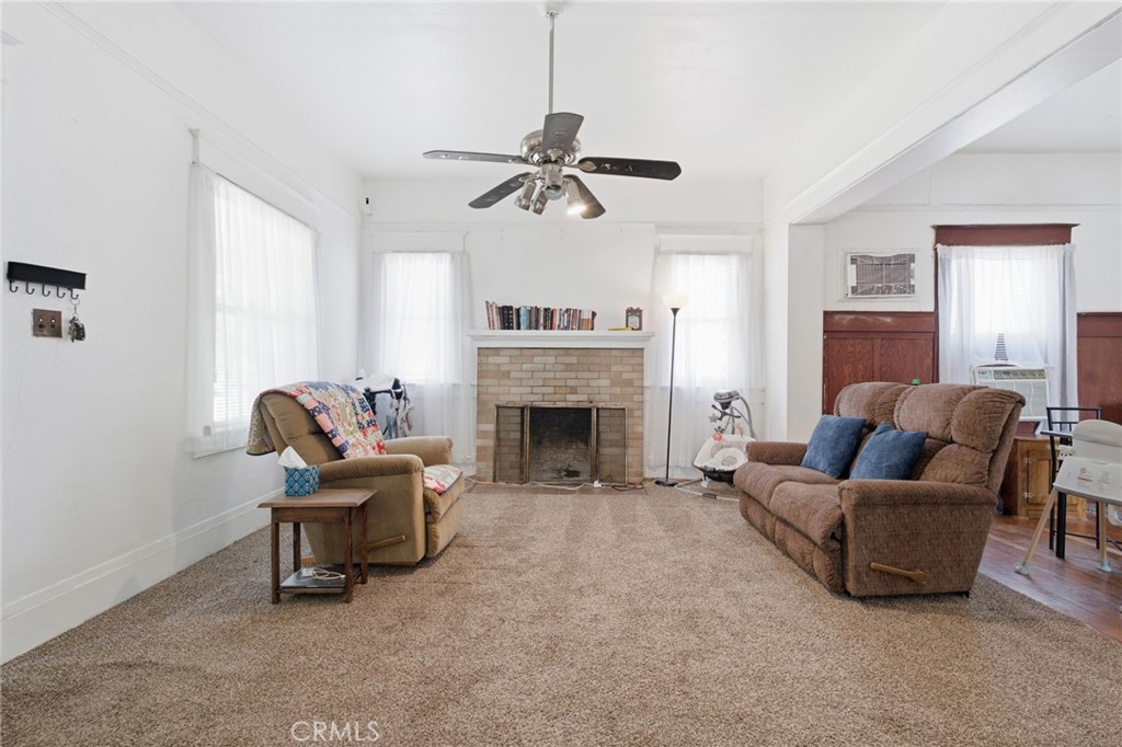 1036 Johnson Street Property Photo 8