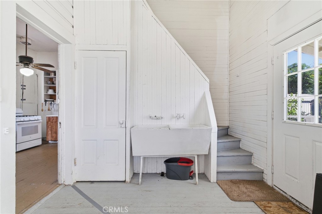 1036 Johnson Street Property Photo 22