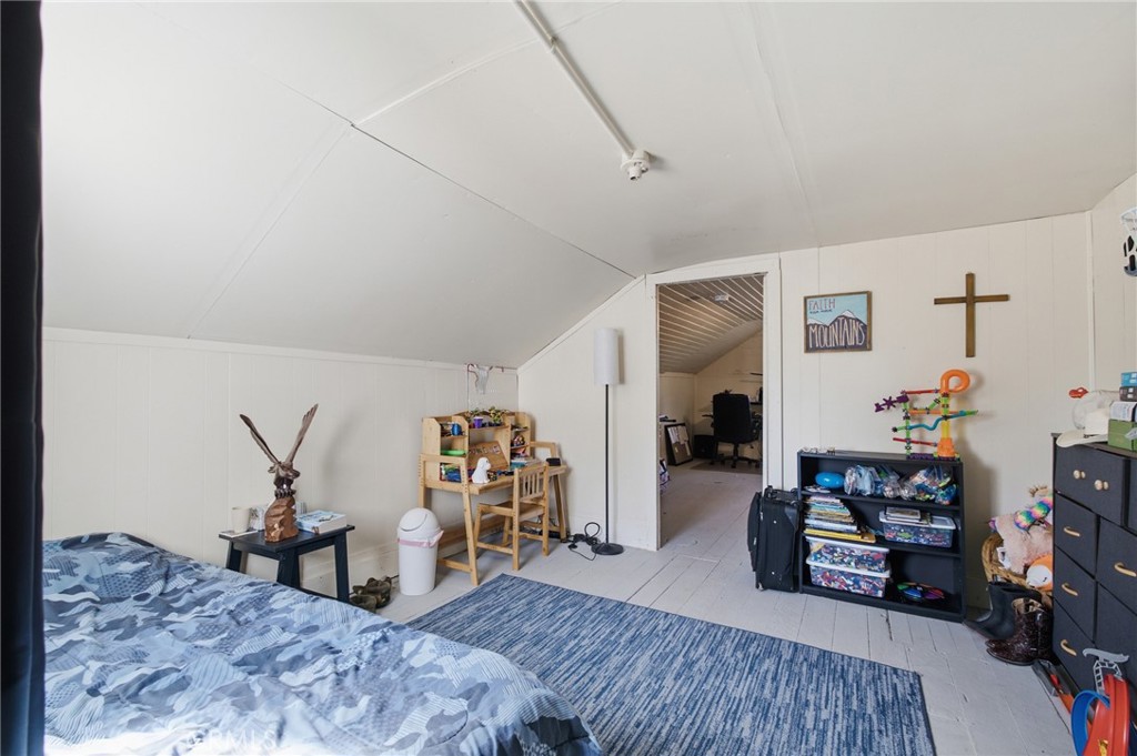 1036 Johnson Street Property Photo 23