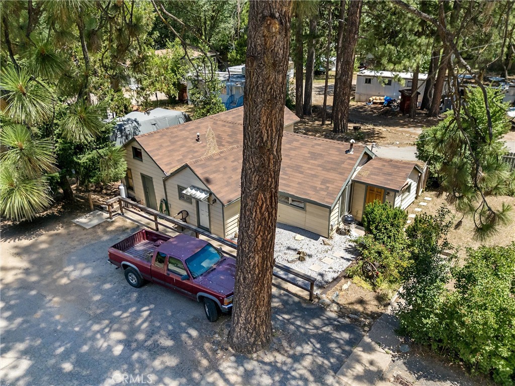 1089 E Main Property Photo 8