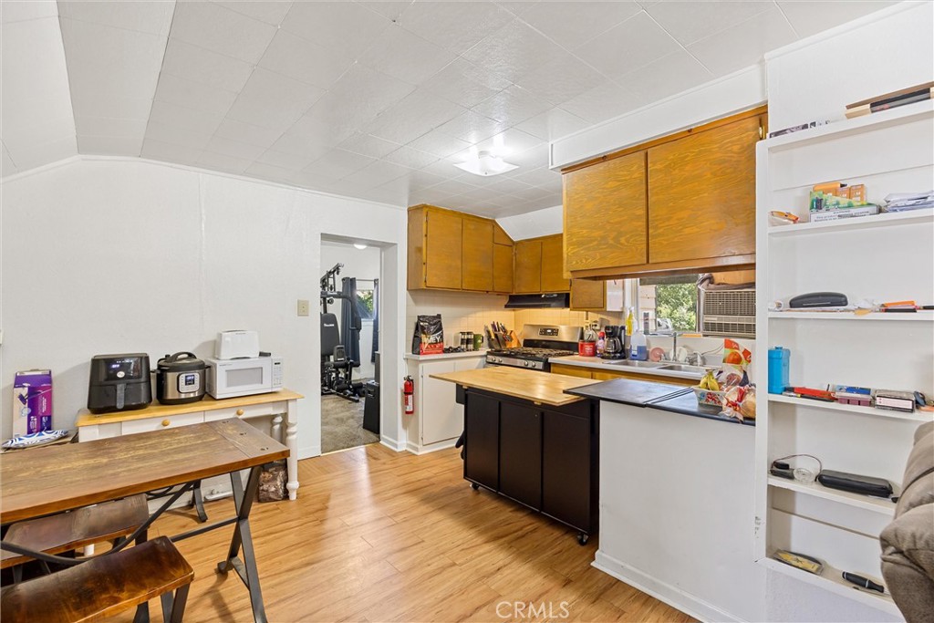 1089 E Main Property Photo 14