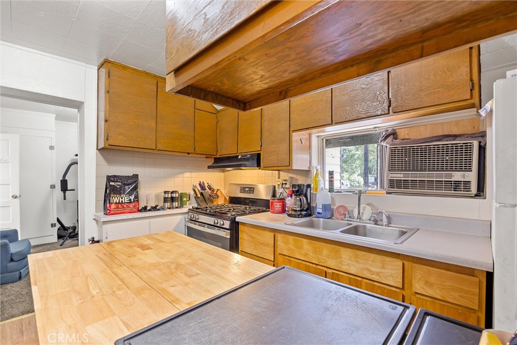 1089 E Main Property Photo 15