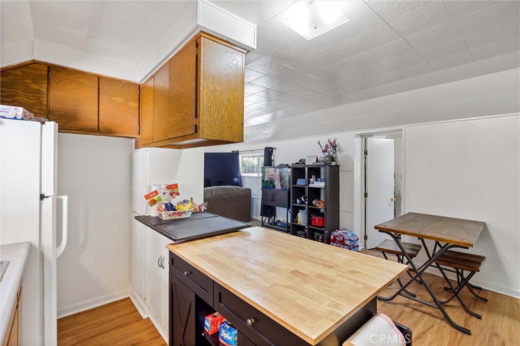1089 E Main Property Photo 18
