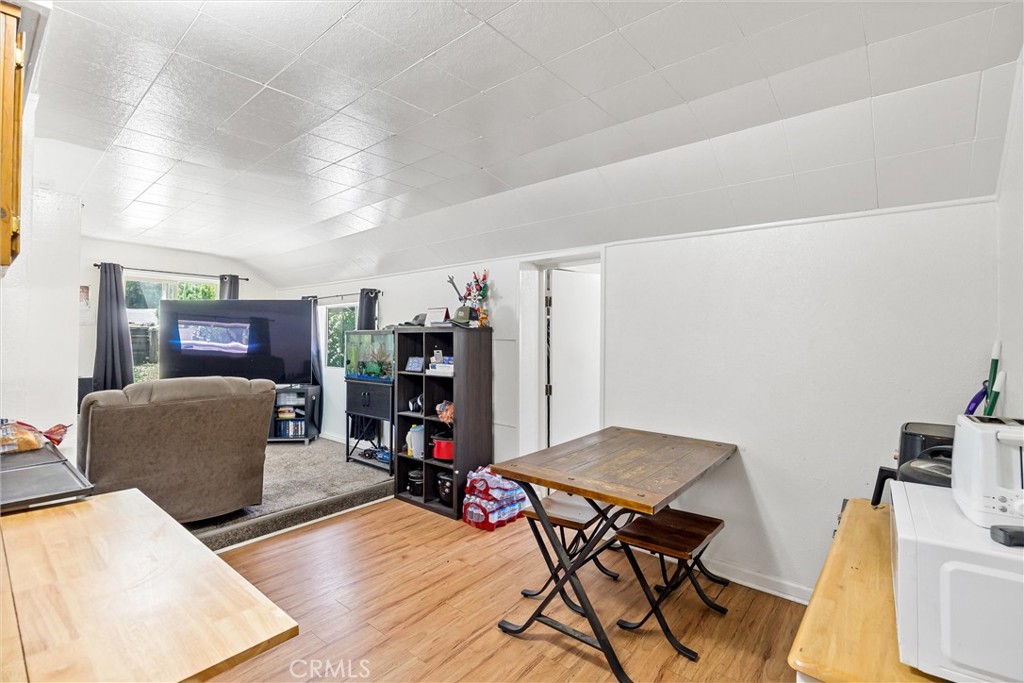 1089 E Main Property Photo 19