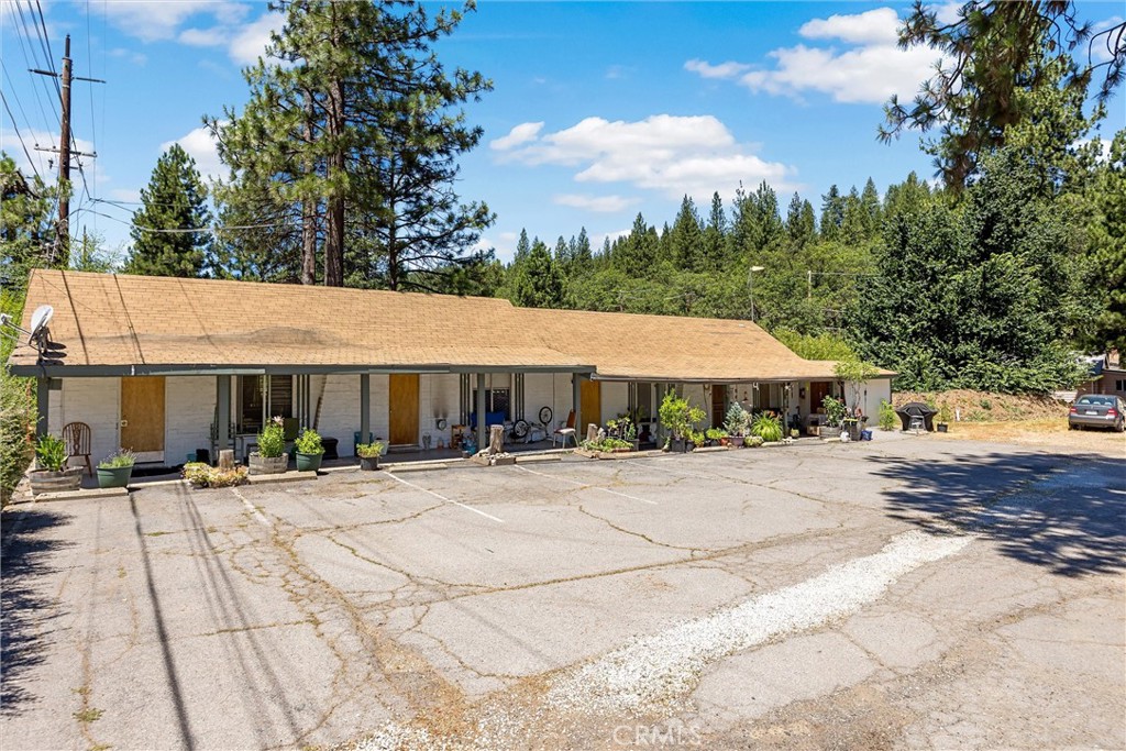 1089 E Main Property Photo 28