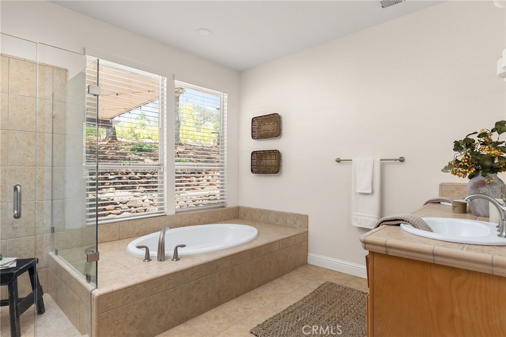 3560 Shadowtree Property Photo 35
