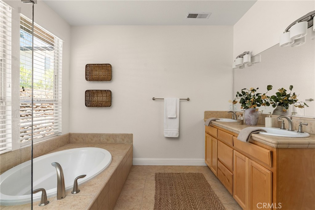 3560 Shadowtree Property Photo 36