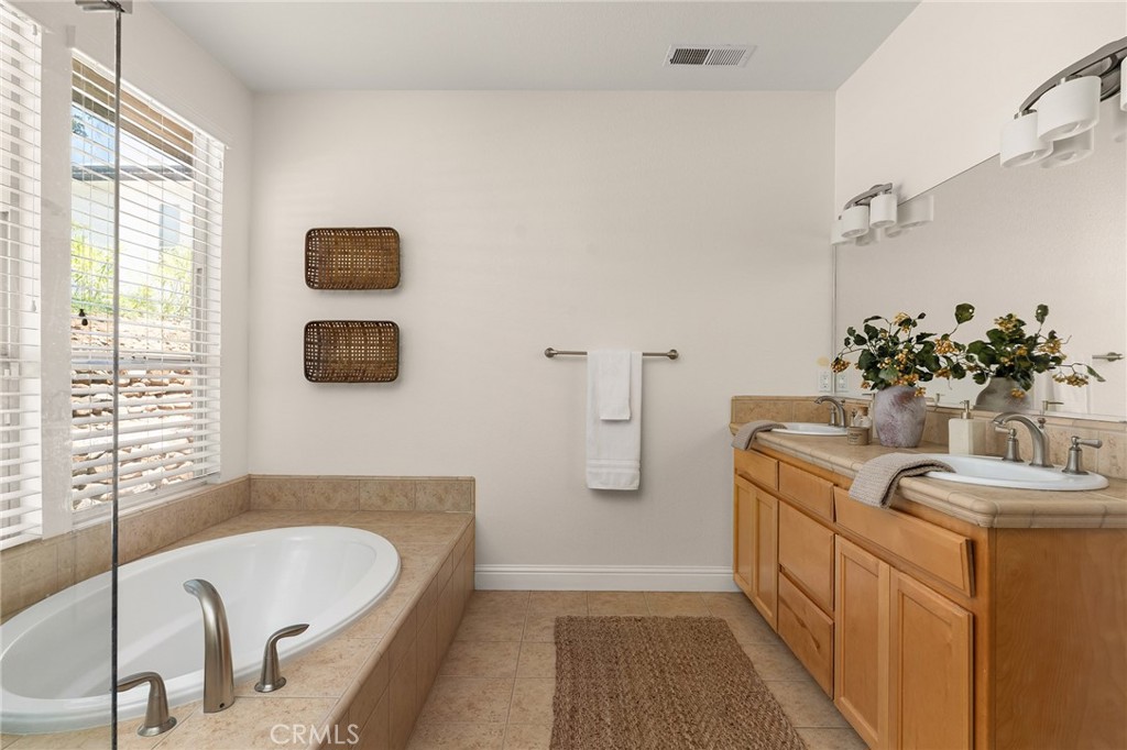 3560 Shadowtree Property Photo 36