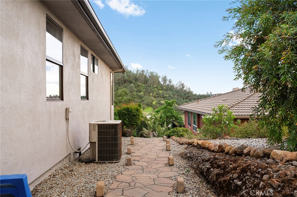 3560 Shadowtree Property Photo 44