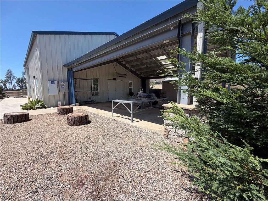 7671 Skyway Property Photo 9