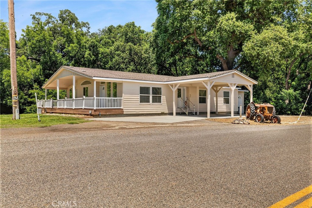 24930 68th Property Photo 3