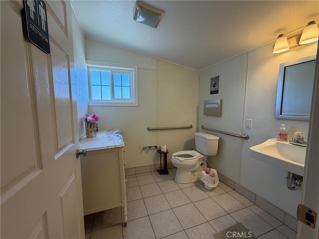 7675 Skyway Property Photo 18