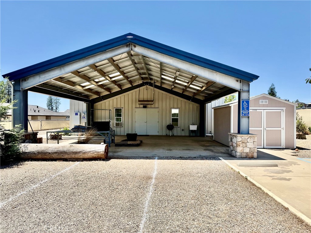 7671 Skyway Property Photo 1