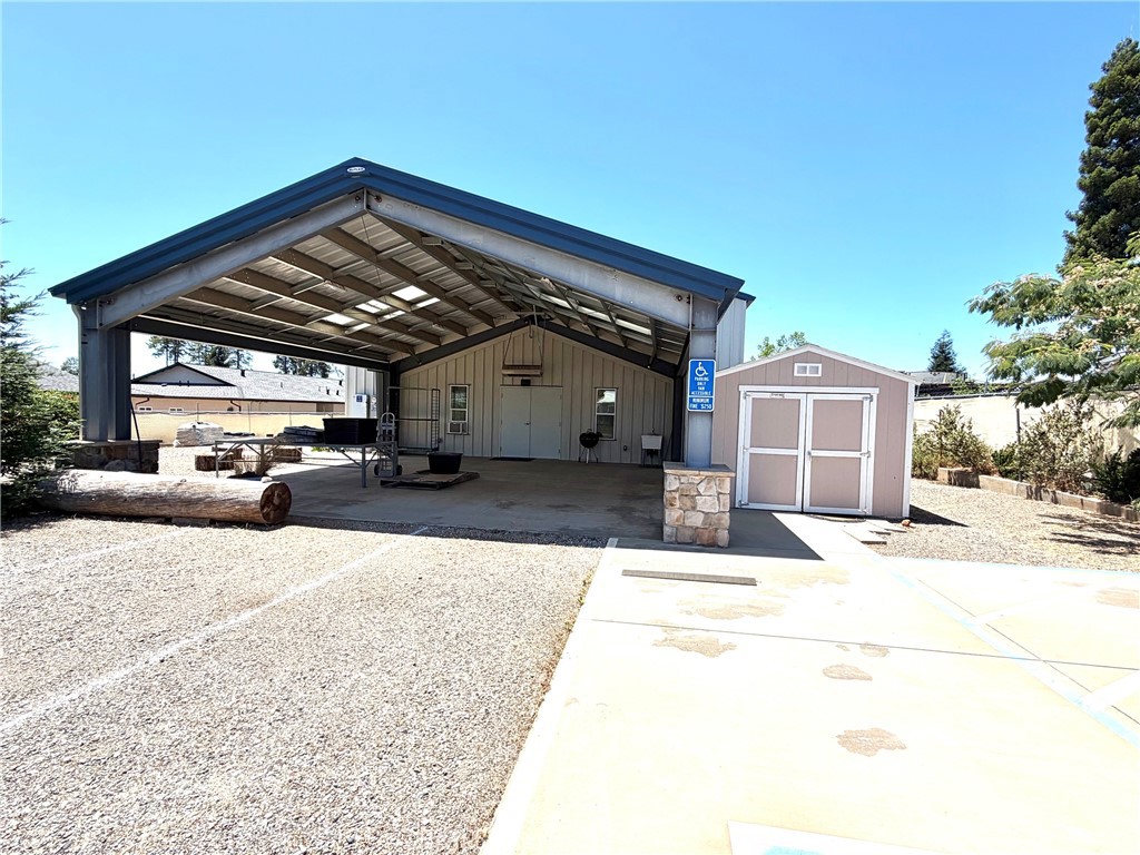 7671 Skyway Property Photo 4