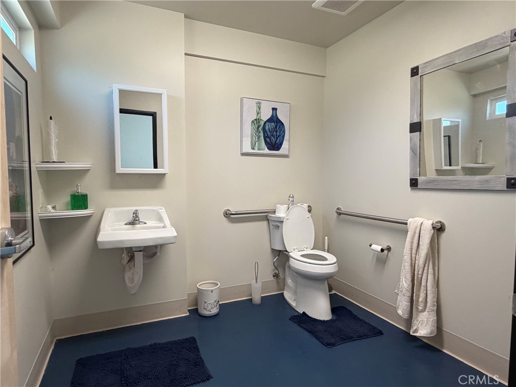 7671 Skyway Property Photo 11