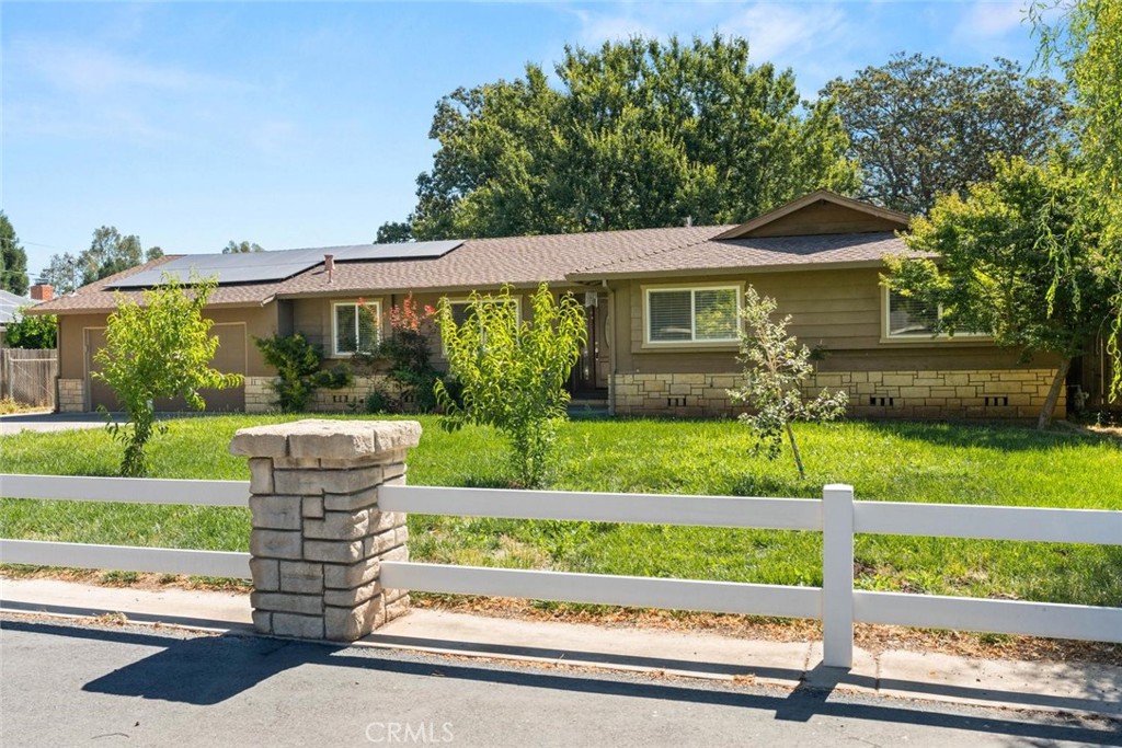 3524 Bridle Property Photo 2