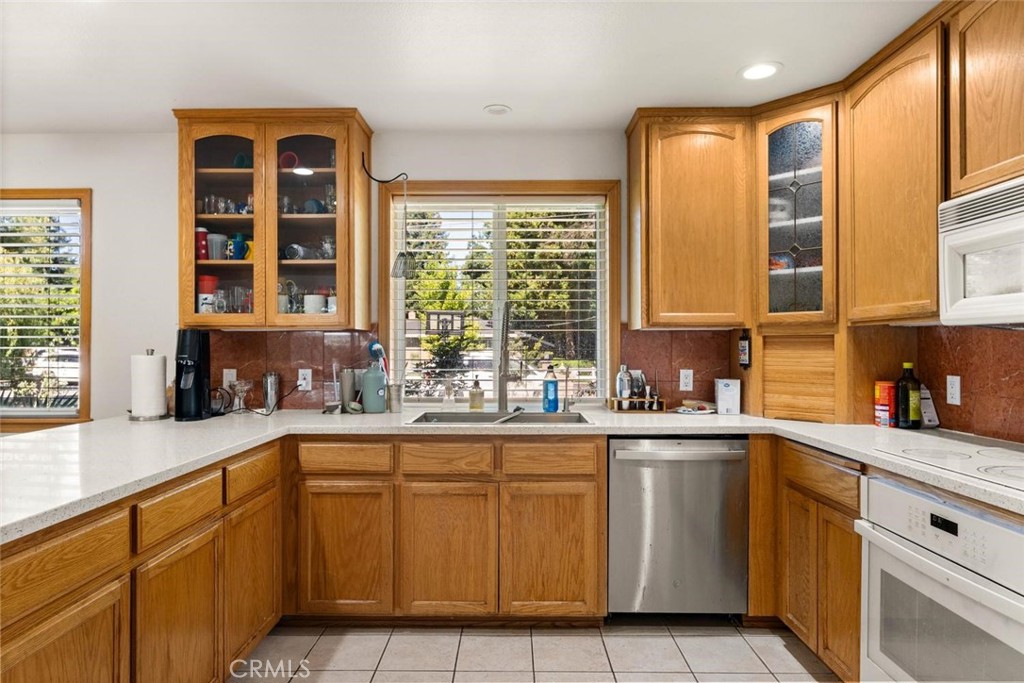 3524 Bridle Property Photo 11