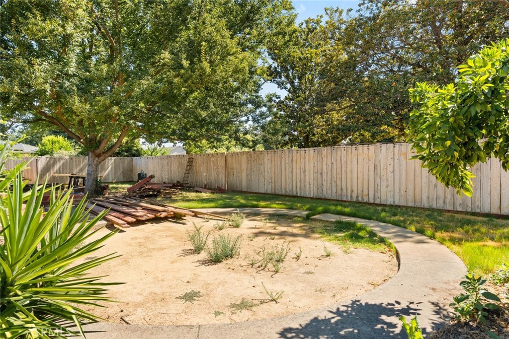 3524 Bridle Property Photo 23
