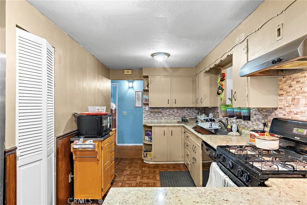 2153 4th Street Property Photo 8