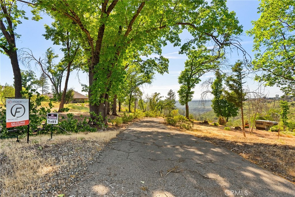5585 Honey View Property Photo 8