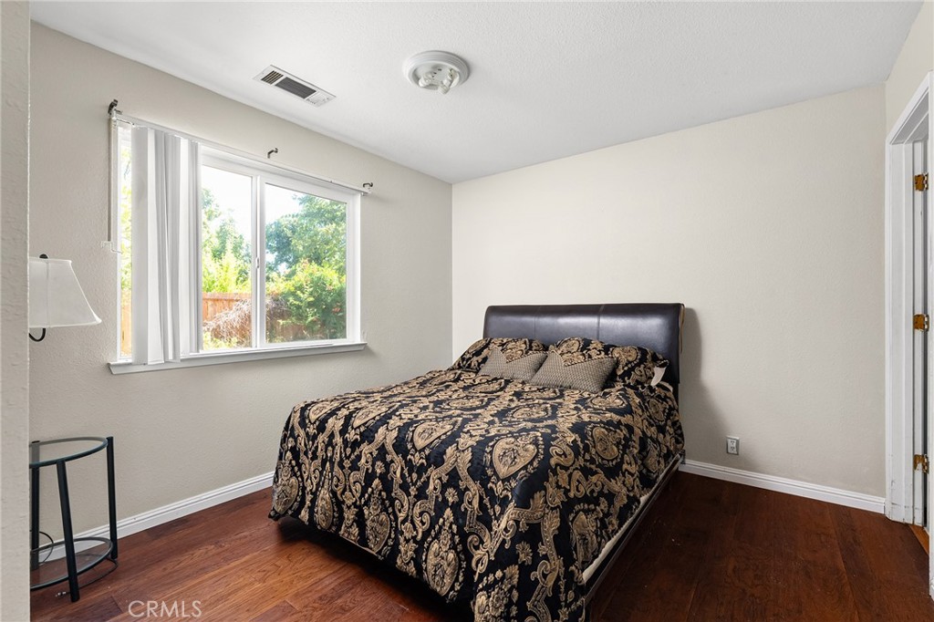 1033 Date Street Property Photo 31