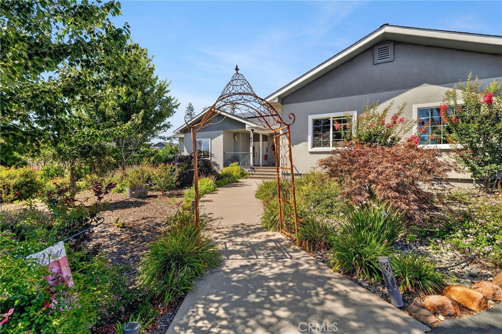 6226 Graham Property Photo 3