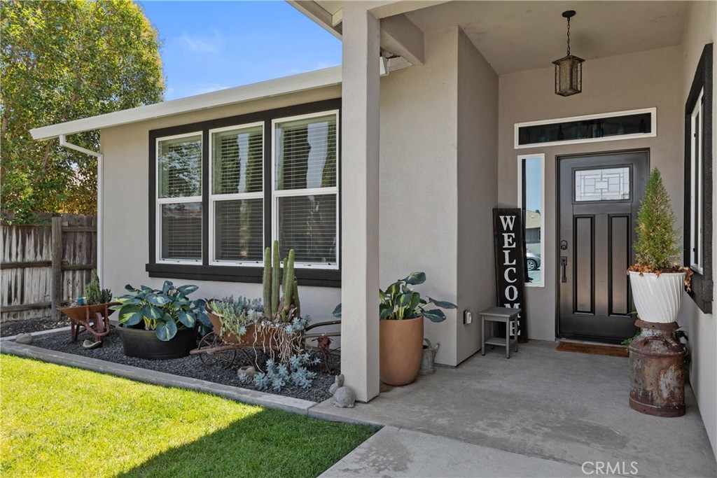 689 Apricot Circle Property Photo 5