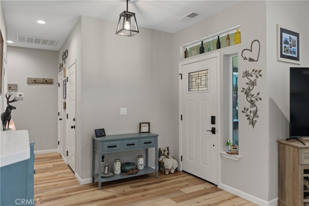 689 Apricot Circle Property Photo 6