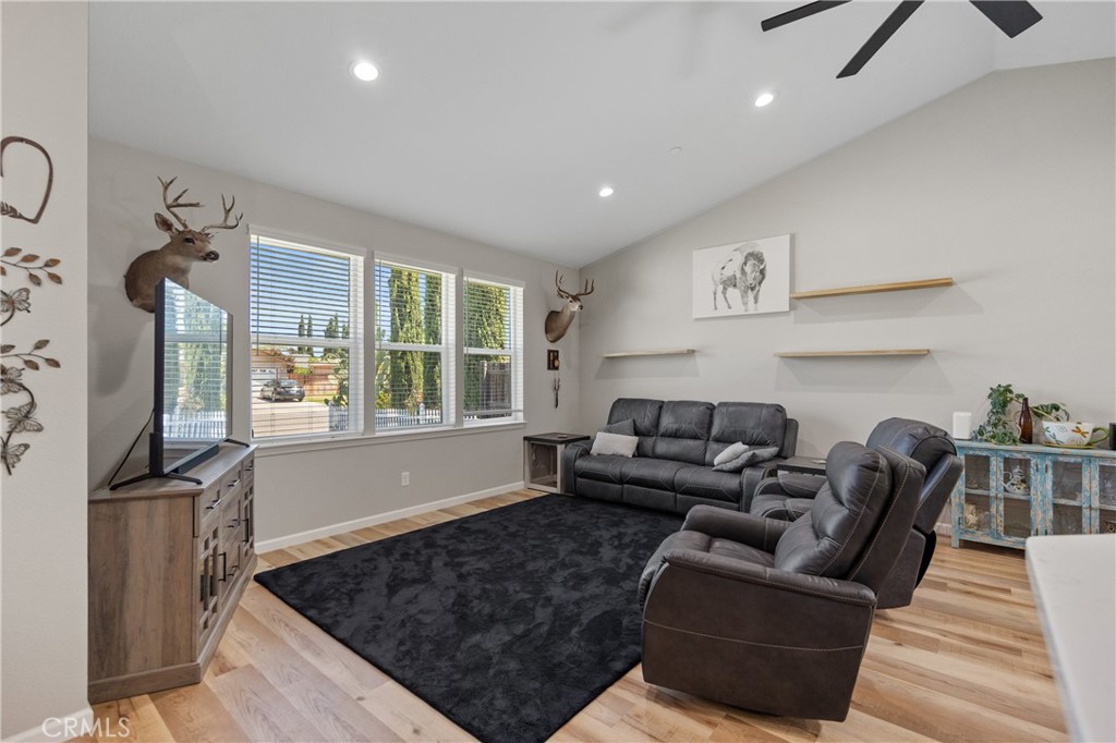 689 Apricot Circle Property Photo 7