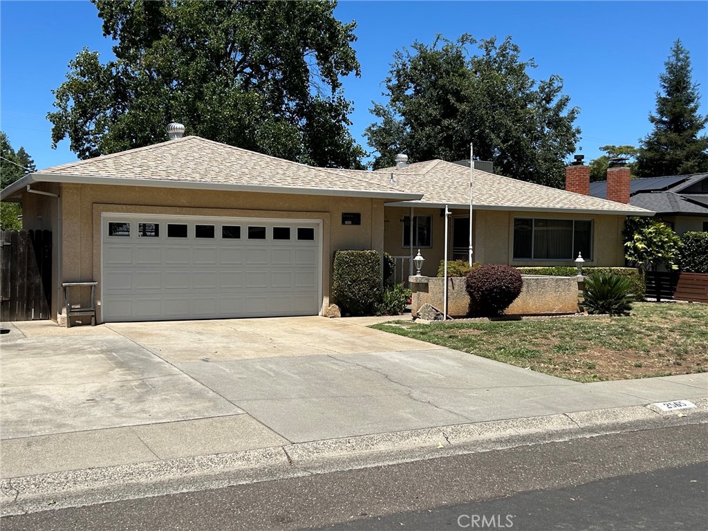 2565 White Avenue Property Photo 1