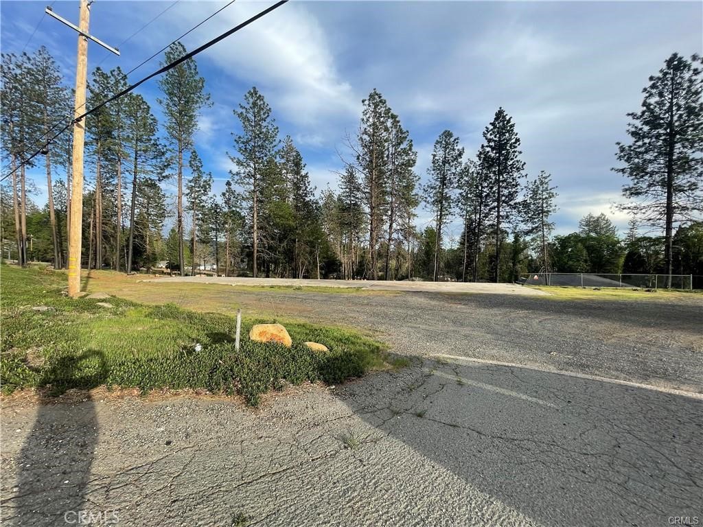 9272 9300 Skyway Property Photo 1