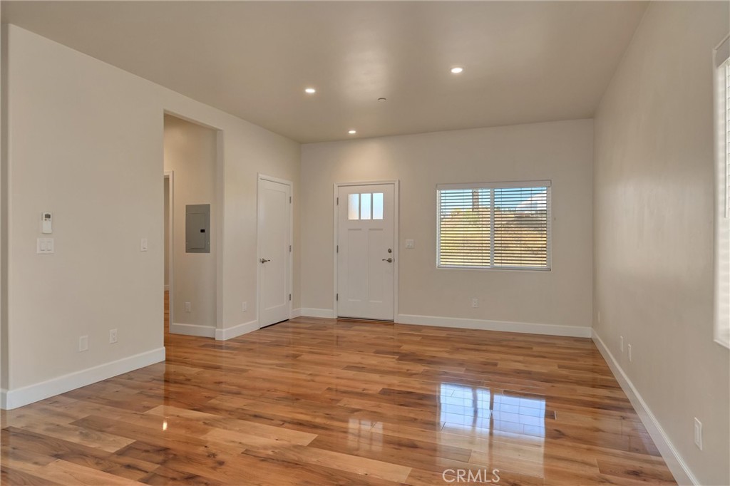 5522 Clark Property Photo 3