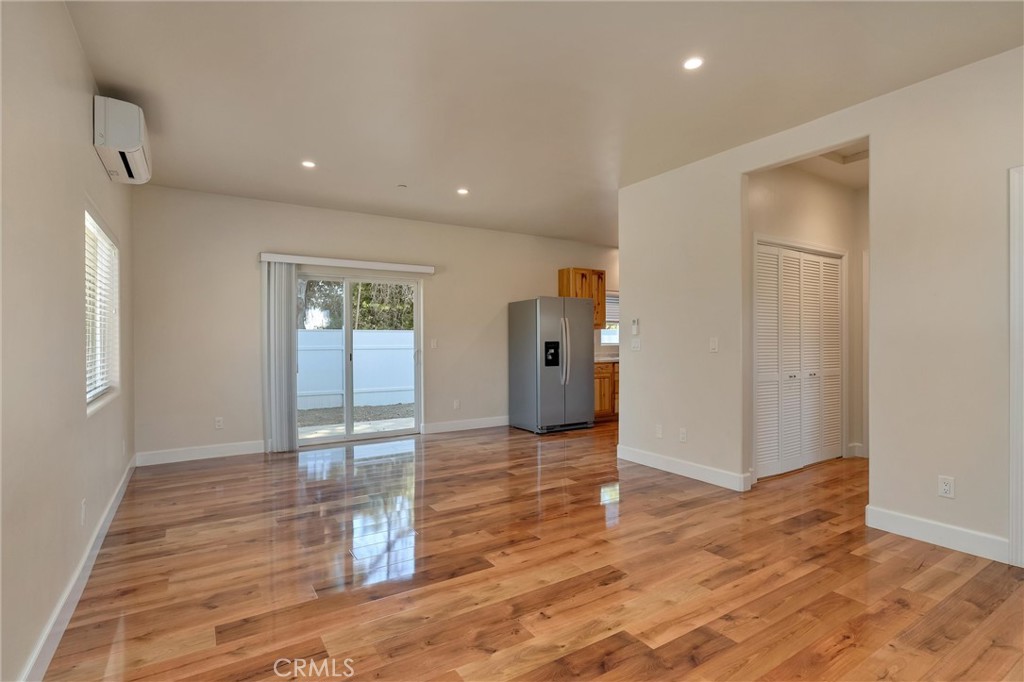 5522 Clark Property Photo 4