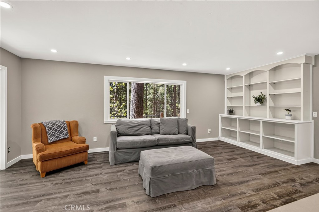 5082 Pine Property Photo 7