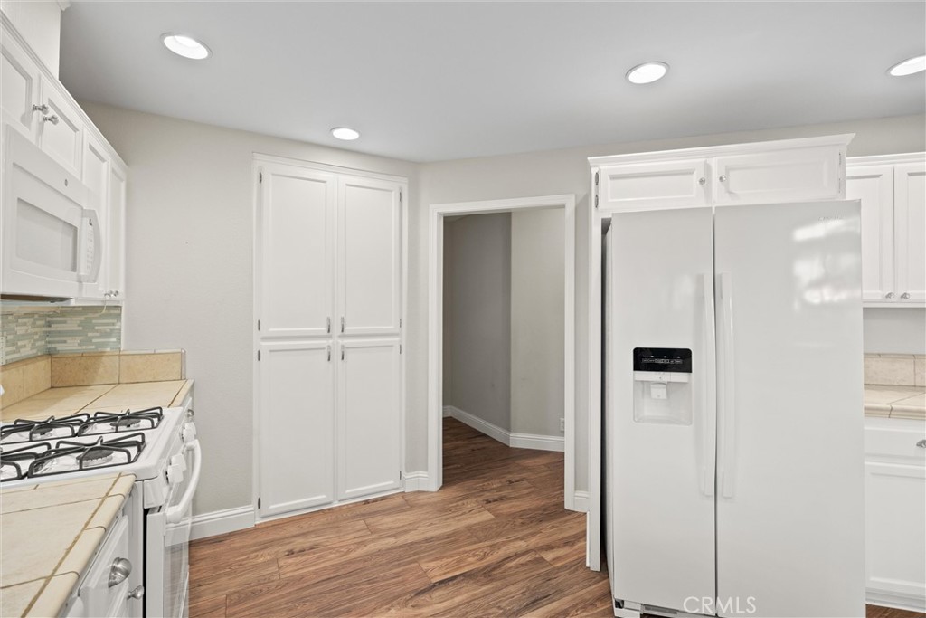 30 Herlax Property Photo 16