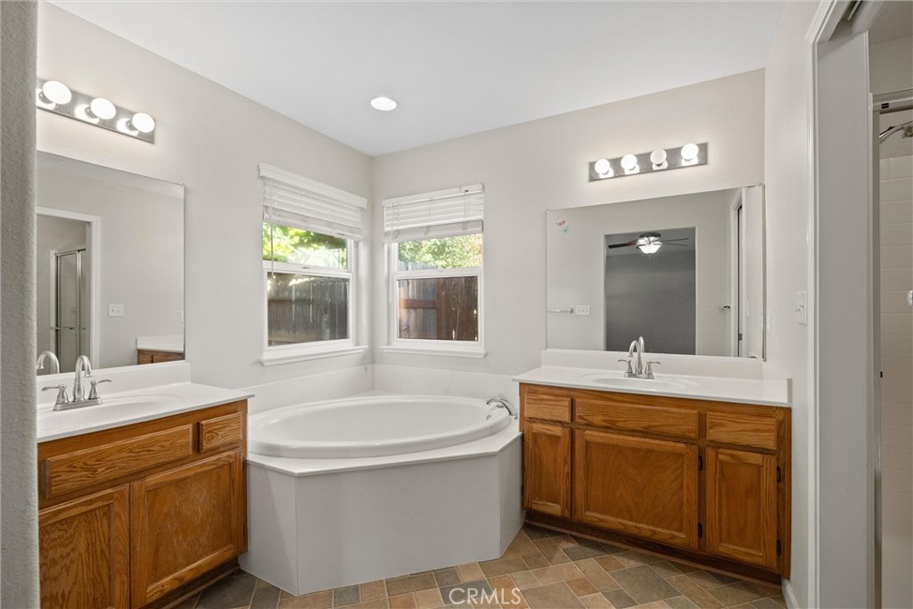 30 Herlax Property Photo 21