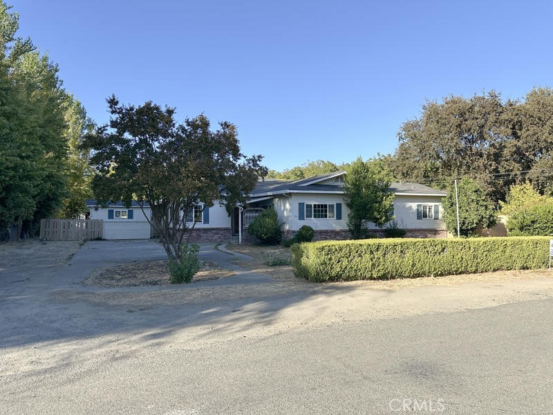 51 Sheldon Property Photo 2