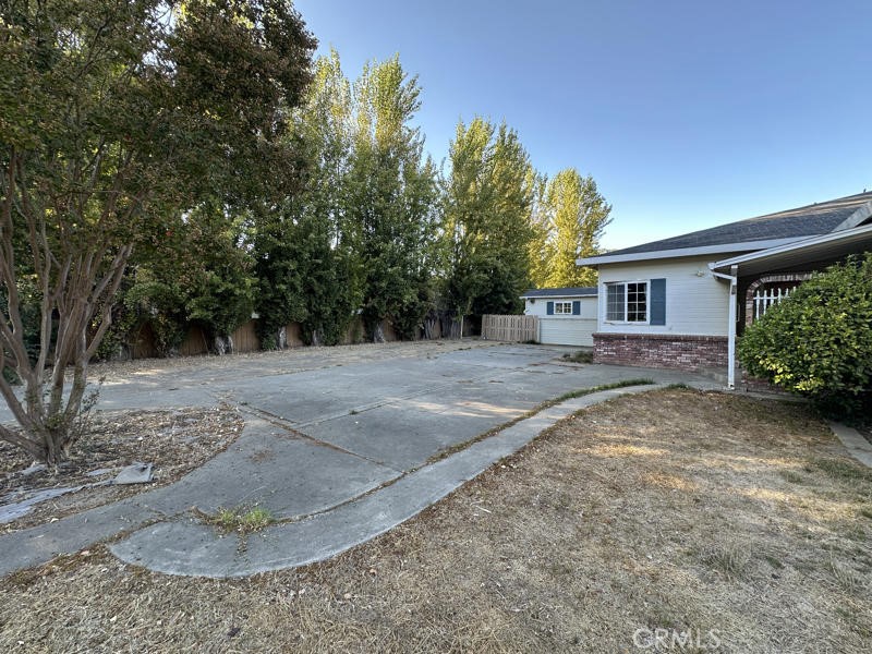 51 Sheldon Property Photo 6