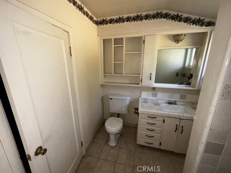 51 Sheldon Property Photo 9