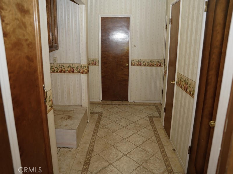51 Sheldon Property Photo 18