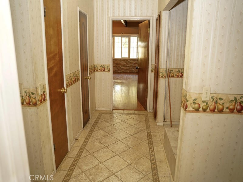 51 Sheldon Property Photo 19