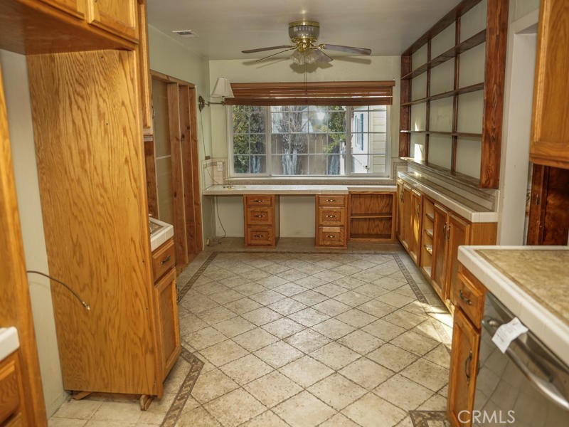 51 Sheldon Property Photo 24