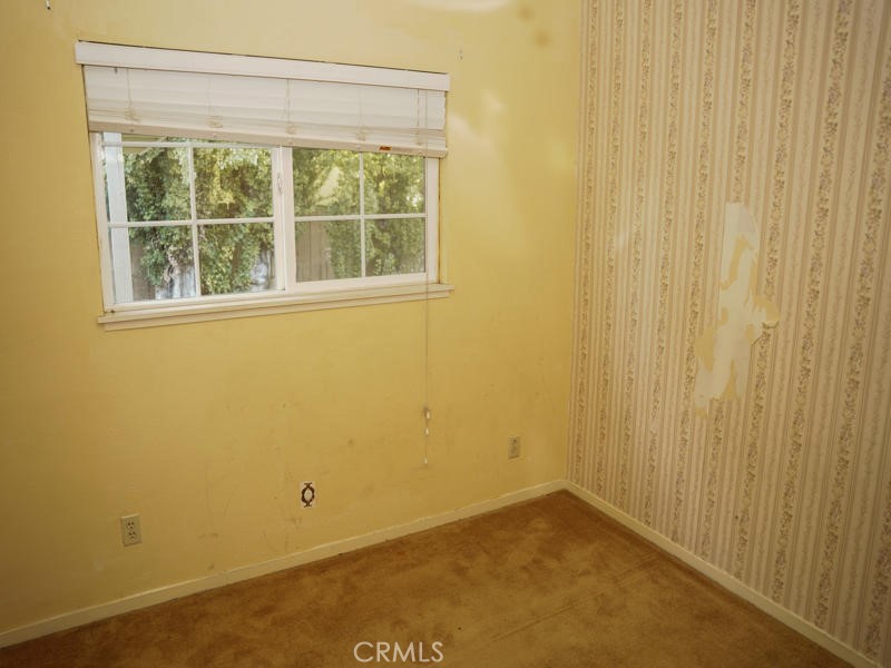 51 Sheldon Property Photo 26