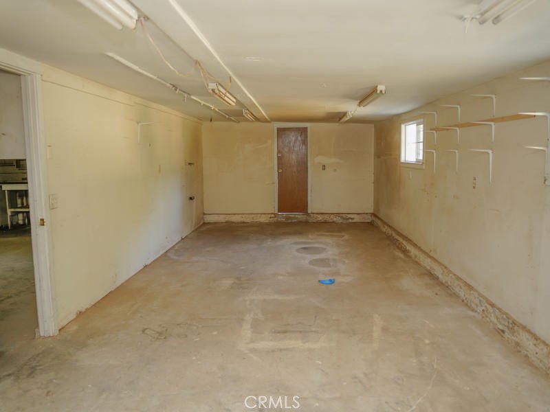 51 Sheldon Property Photo 29