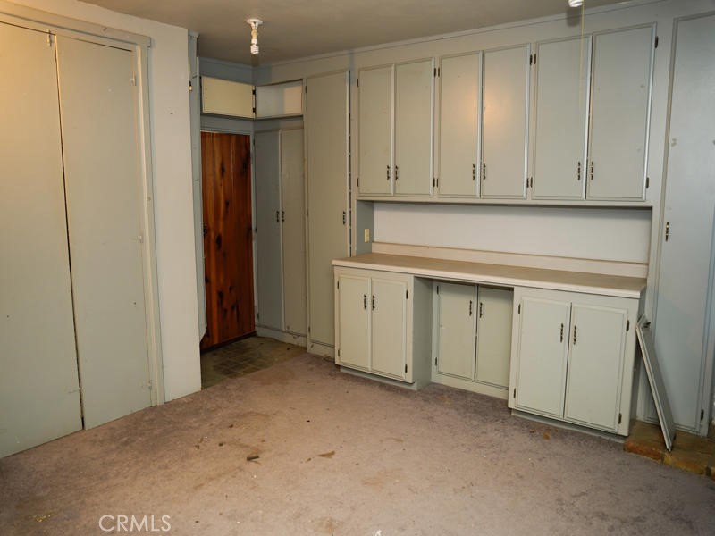 51 Sheldon Property Photo 31